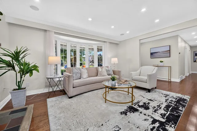 24 Lincoln Green Dr, Markham 5