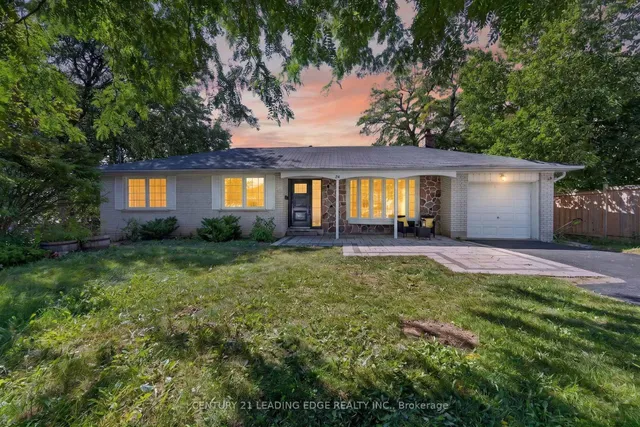 24 Lincoln Green Dr, Markham 2