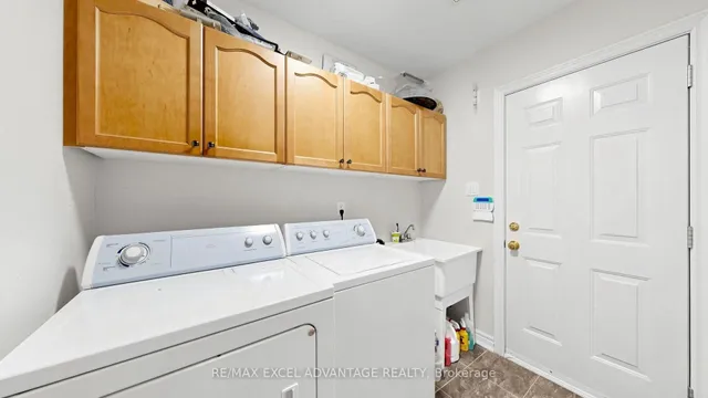 42 Adastra Cres, Markham 3