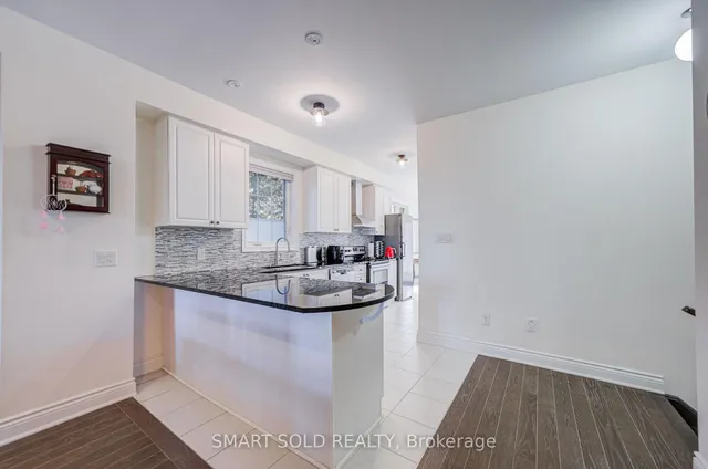 8777 Dufferin St #22, Vaughan 2