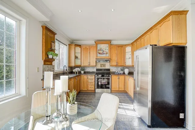 57 Gail Parks Cres, Newmarket 5