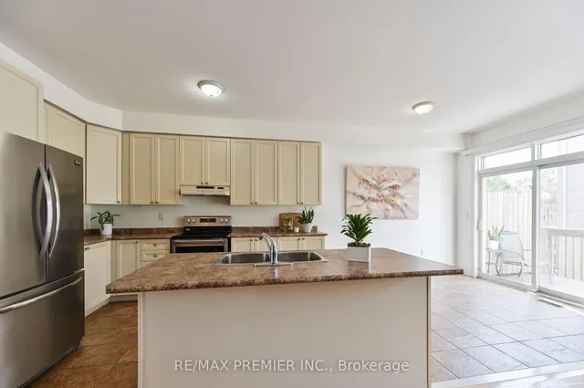 36 Helen St, Vaughan 4