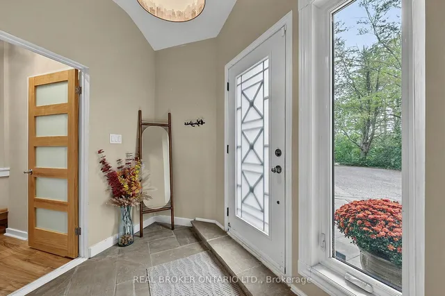 18061 Highway 48, East Gwillimbury 5