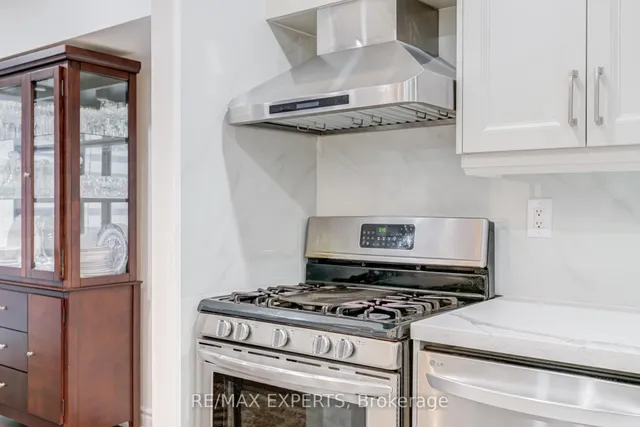 10 Knightsbridge Way, Markham 5