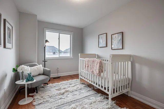 546 Hoover Park Dr, Whitchurch-Stouffville 4