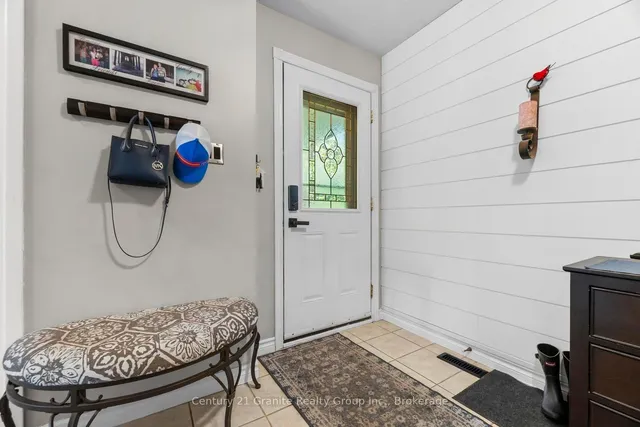 25 Greenwood Rd, Whitchurch-Stouffville 3