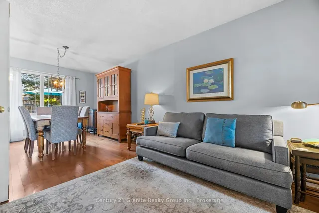 25 Greenwood Rd, Whitchurch-Stouffville 5