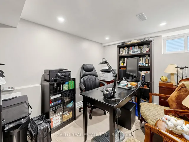 36 Elmvale Blvd, Whitchurch-Stouffville 5