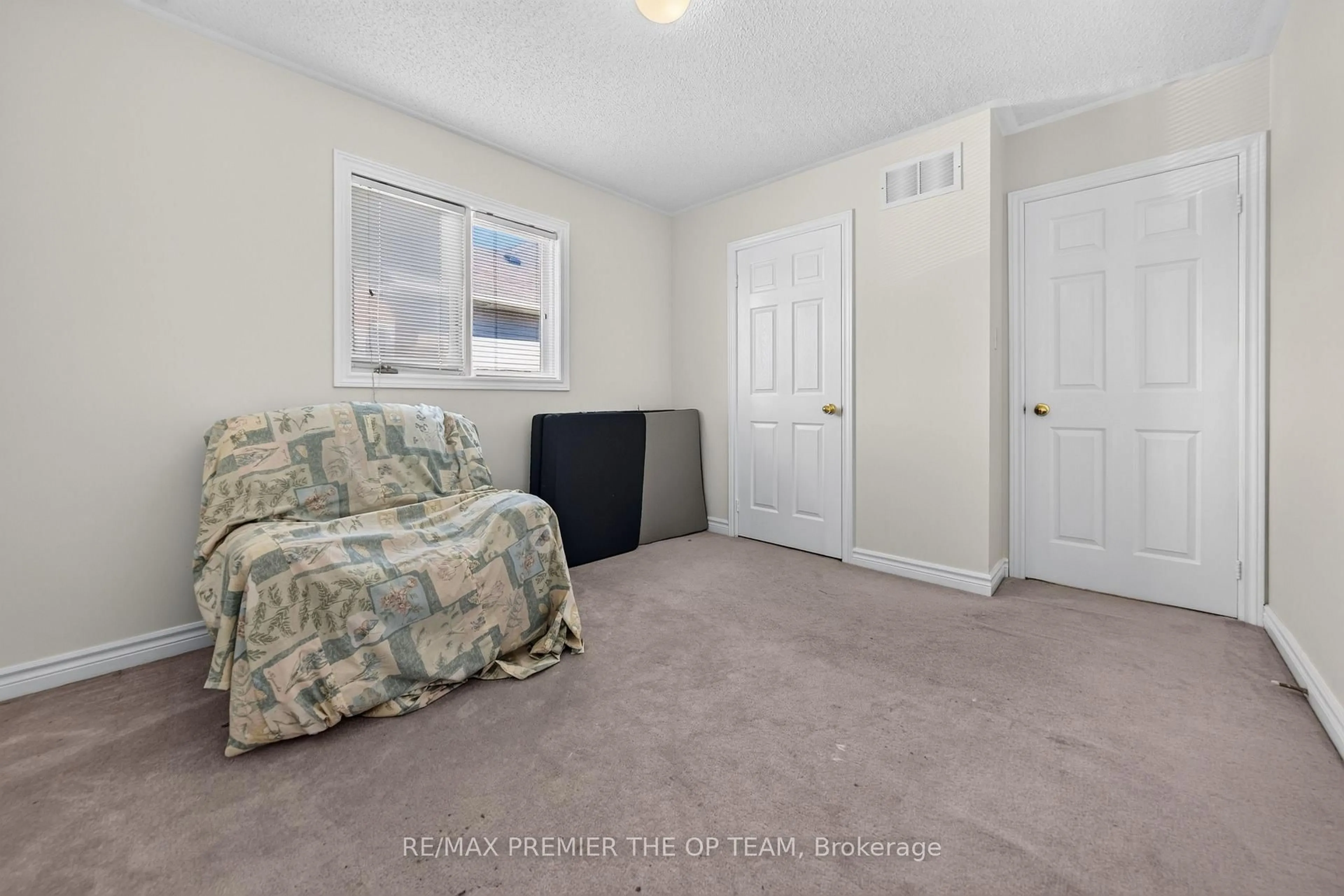 trreb/IMG-N13824646_3d9b0ce0-9219-40b9-9edf-83a842a465cd-l.jpg
