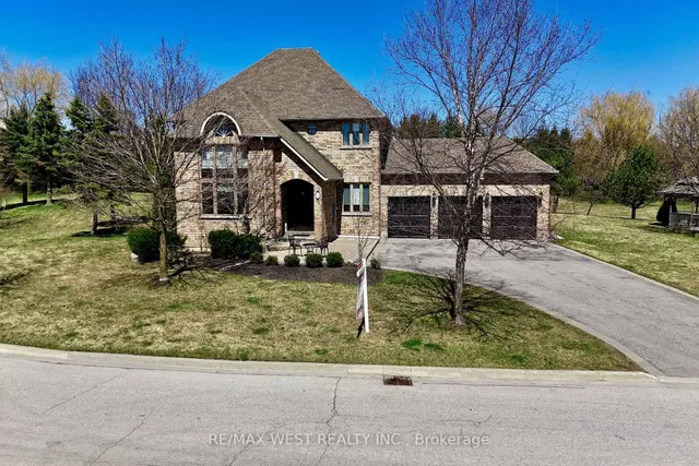 10 Farmcrest Crt, King 3