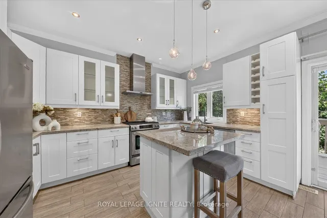 8032 Kipling Ave #9, Vaughan 2
