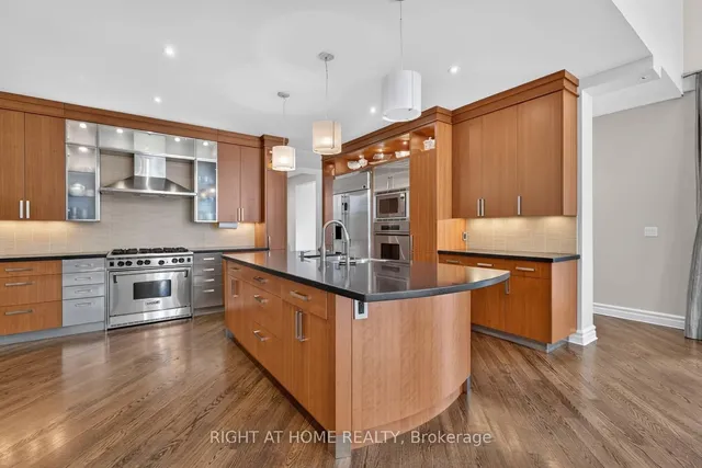 23 Bryson Dr, Richmond Hill 4