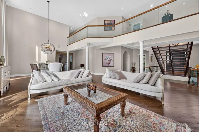 23 Bryson Dr, Richmond Hill 2