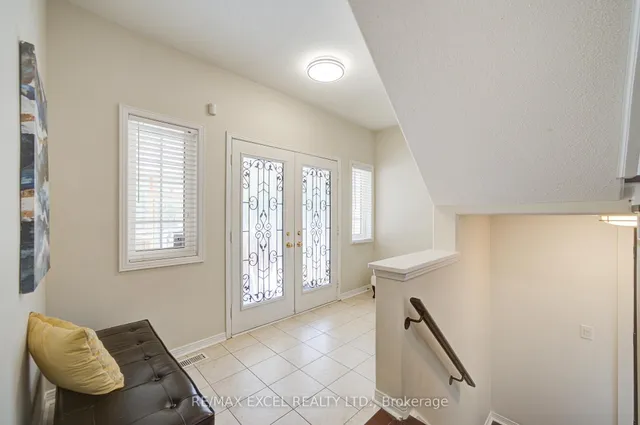 8 Hollylane Dr, Markham 5
