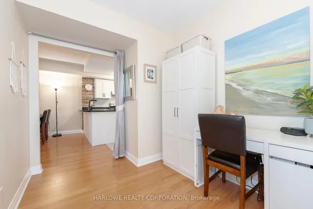 35 Hunt Ave #401, Richmond Hill 3