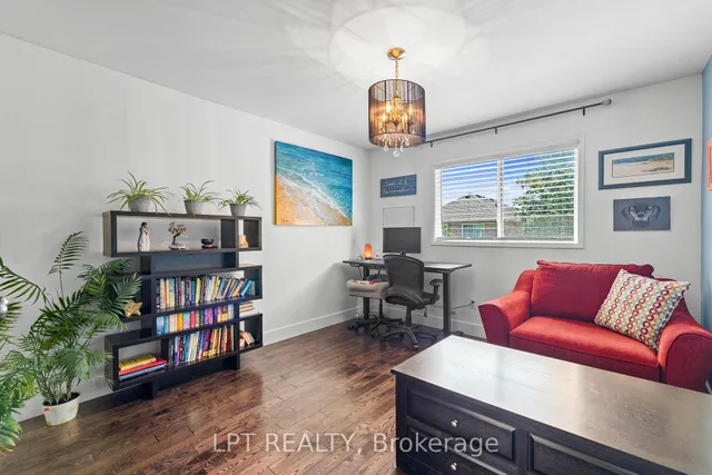 416 Flanagan Crt, Newmarket 2