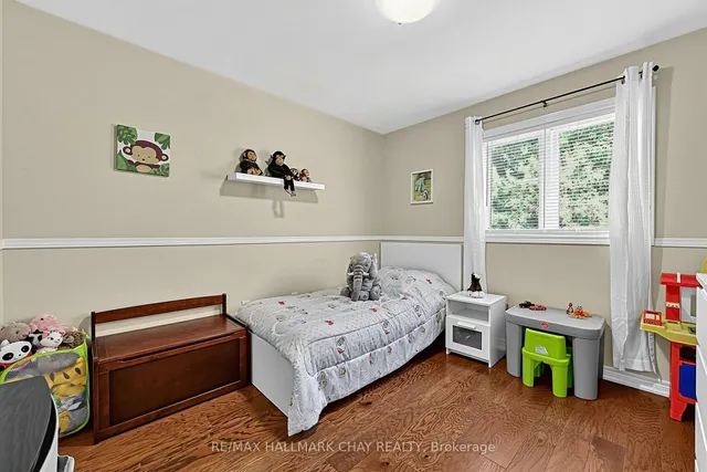102 Noble Dr, Bradford West Gwillimbury 2