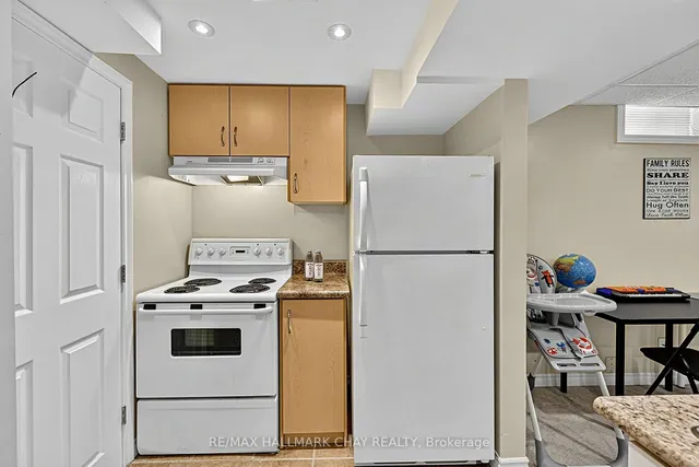 102 Noble Dr, Bradford West Gwillimbury 4