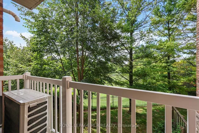 520 Silken Laumann Dr #11, Newmarket 5
