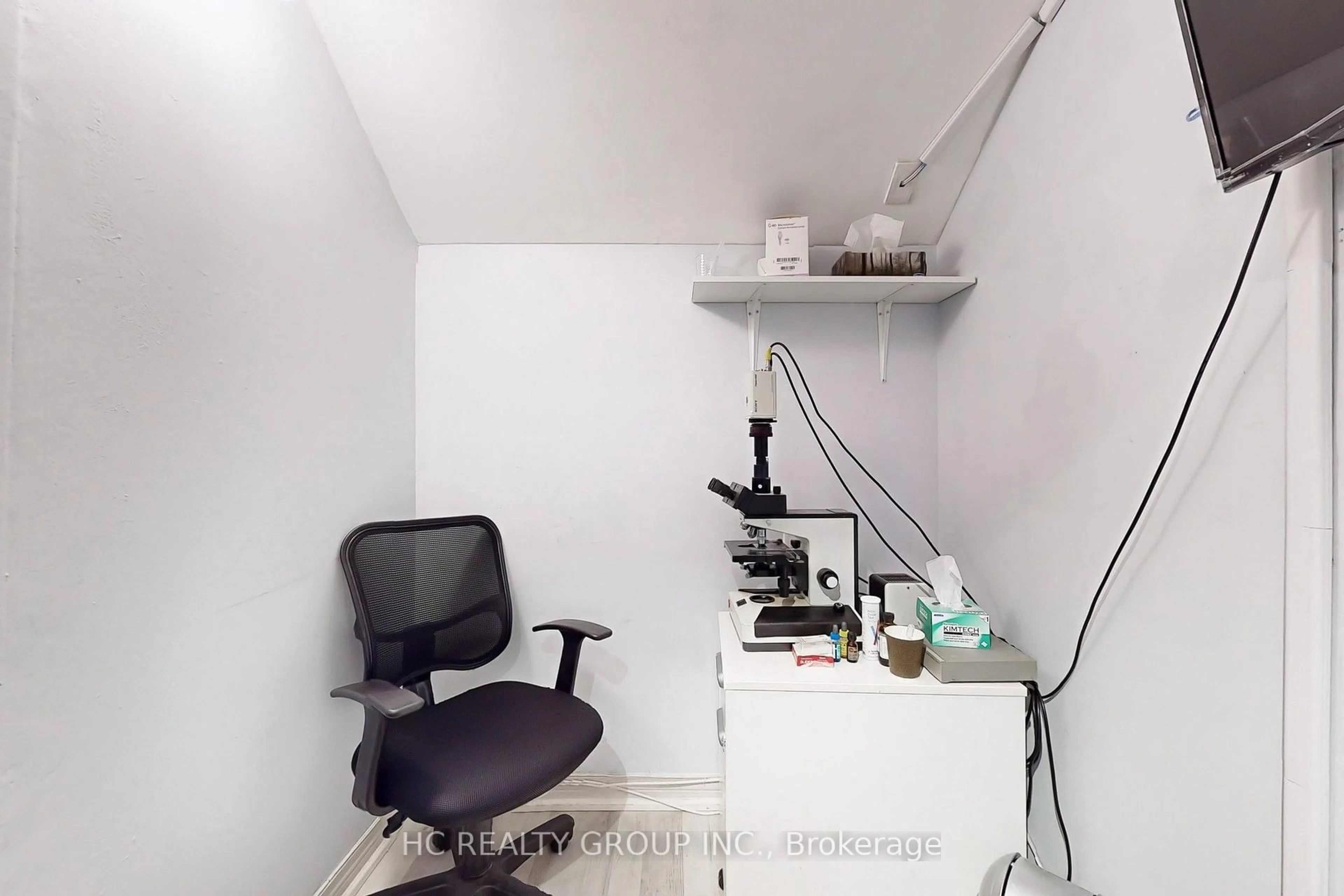 trreb/IMG-N13831674_1ec24e87-57e8-4832-907b-fd62ebe94569-l.jpg