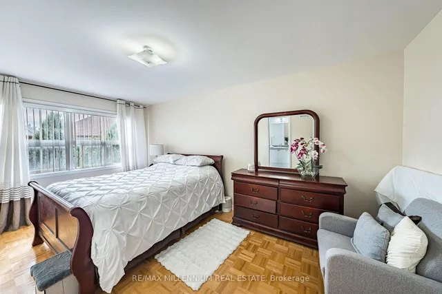 90 Ronan Cres, Vaughan 3