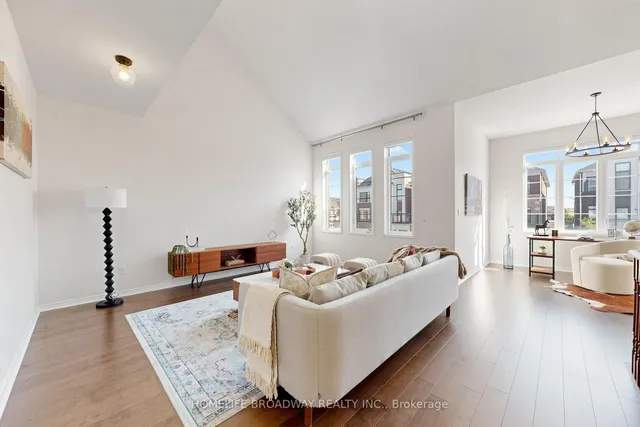 112 Ness Dr, Richmond Hill 3