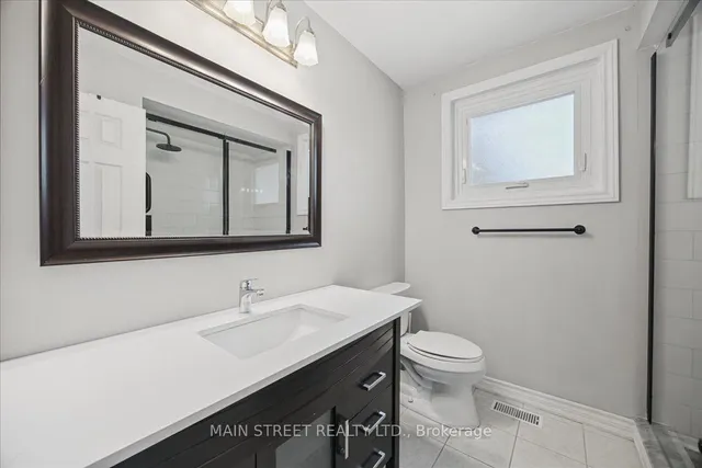 38 Townsend Ave, Bradford West Gwillimbury 5