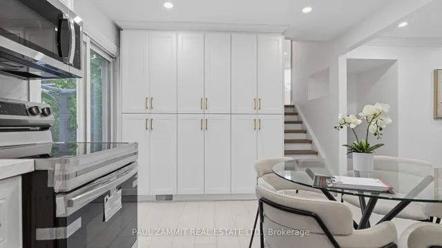 6 King Richard Crt, Markham 4