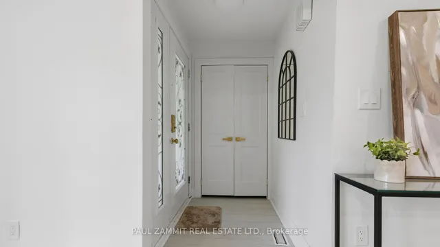 6 King Richard Crt, Markham 2