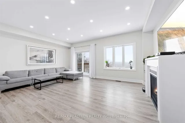 1172 Peelar Cres, Innisfil 4