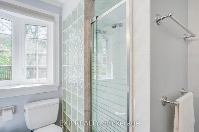 82 Derby Crt, Newmarket 2