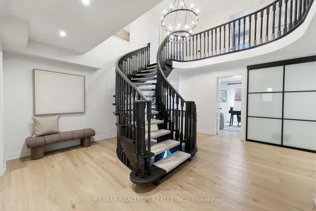 653 Exceller Circ, Newmarket 3