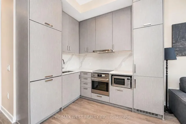 60 Honeycrisp Cres #311, Vaughan 4