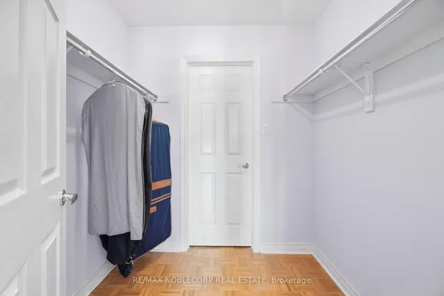 15 Woodland Trail Crt, Vaughan 4
