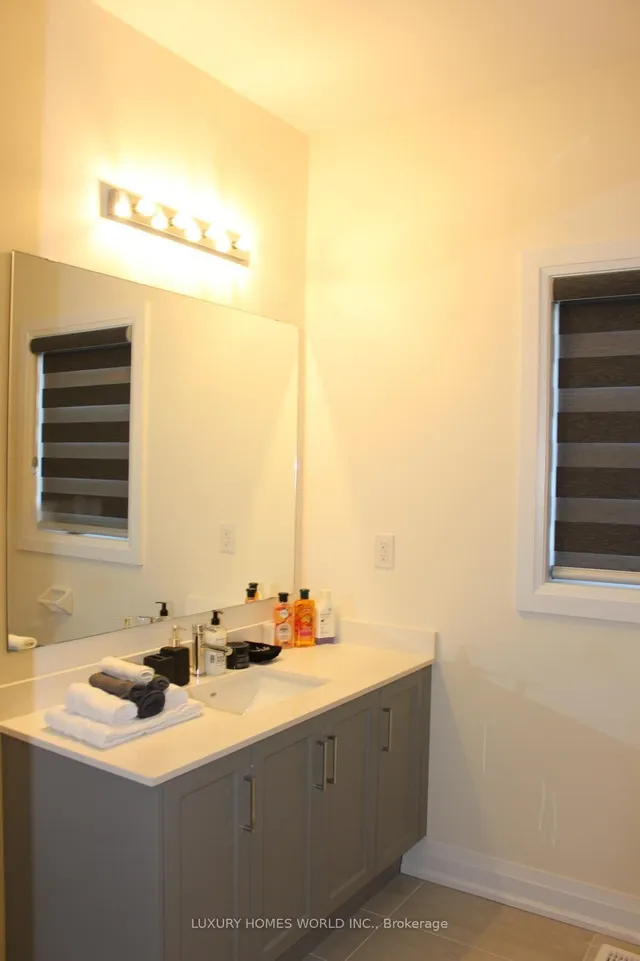 223 Seguin St, Richmond Hill 5