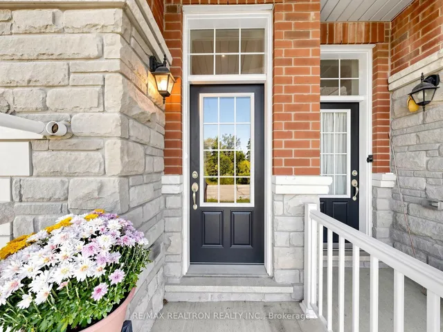 71 Dundas Way, Markham 2