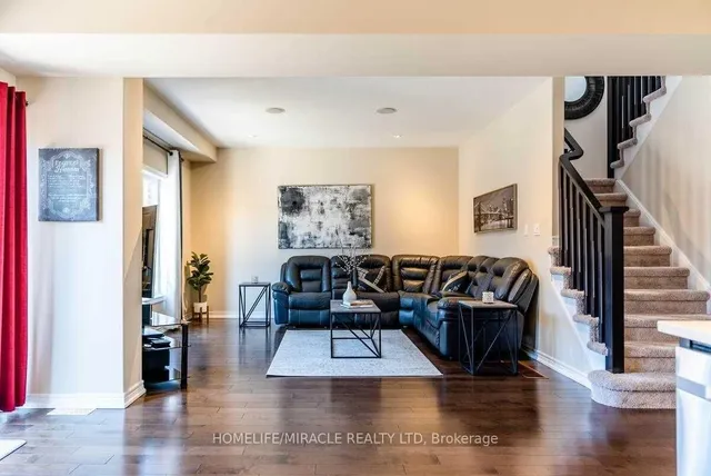 32 Carleton Tr, New Tecumseth 3