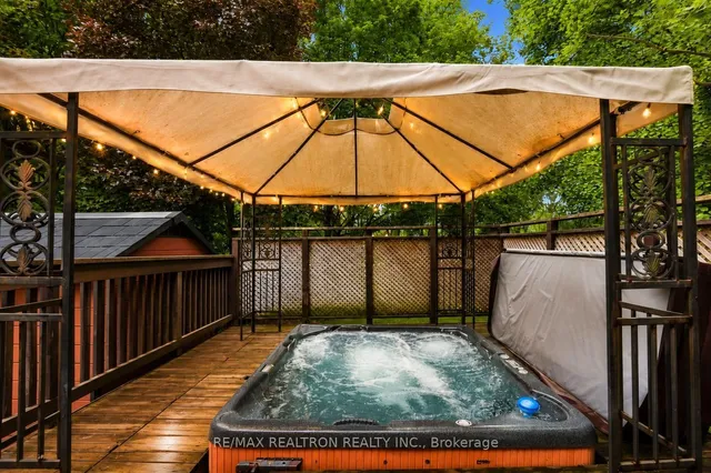 15 Park Rd, Bradford West Gwillimbury 5