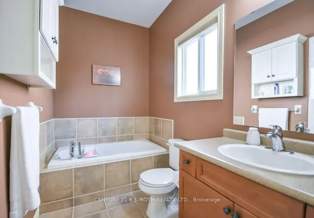 21 Armeda Clow Cres, Essa 2