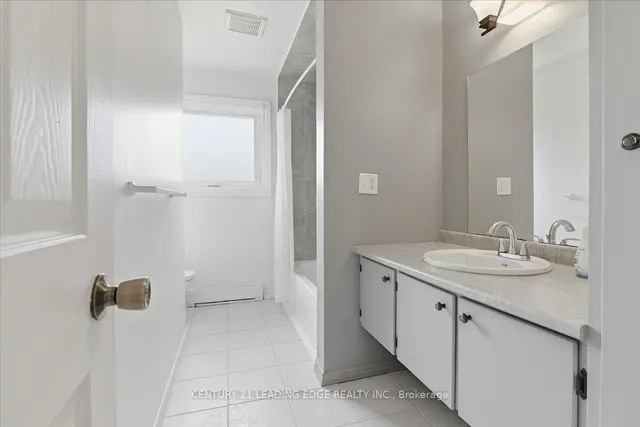 300 Annsheila Dr, Georgina 2