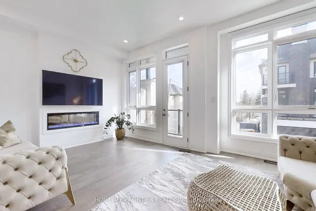 40 Chiara Rose Lane, Richmond Hill 3