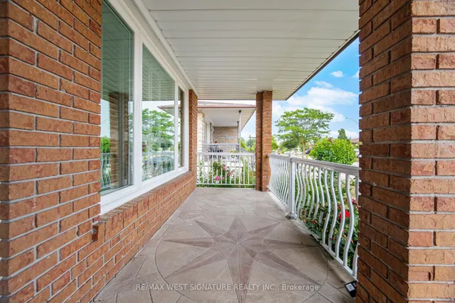 90 North Ridge Rd, Vaughan 2