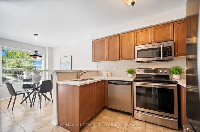 195 Richard Underhill Ave, Whitchurch-Stouffville 4