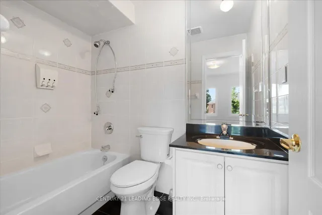 22 Fern Ave, Richmond Hill 3