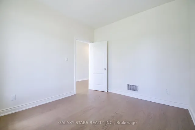 22 Don Hadden Cres, Brock 3