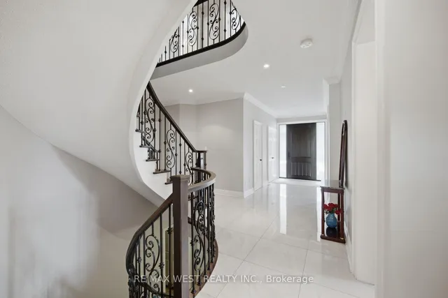 65 Burnhaven Ave, Vaughan 4
