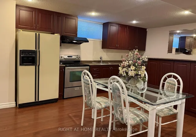17 Piccadilly Rd, Richmond Hill 5