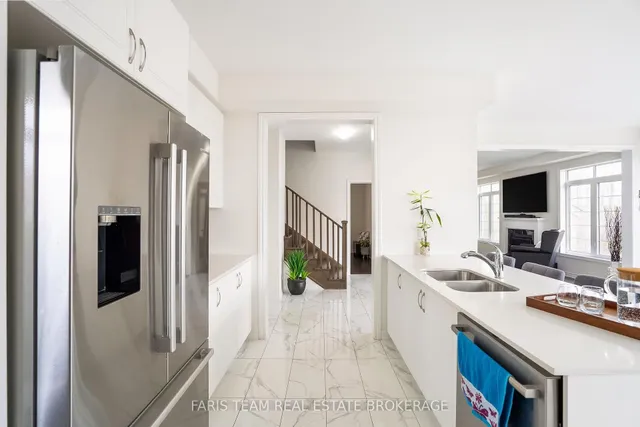 2263 Lozenby St, Innisfil 3