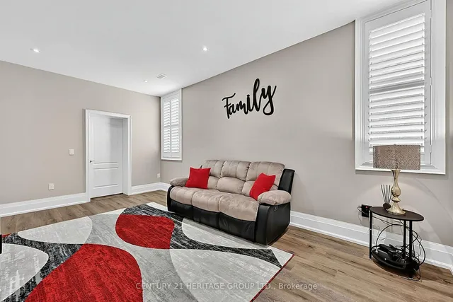 53 Aishford Rd, Bradford West Gwillimbury 3