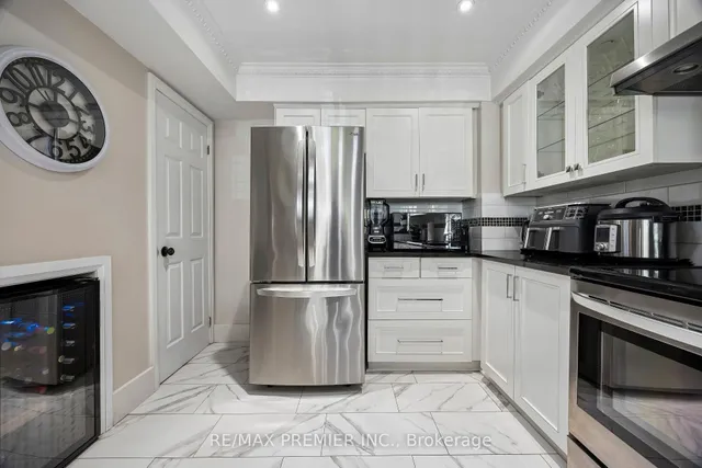 100 Arbors Lane #TH 8, Vaughan 5